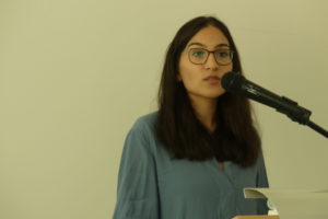 Suna Ellen Özdemir bei ihrem Vortrag