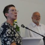 Ulrike Lange, Caritas Herne, im Gespräch mit Wolfgang Wessels und dem Publikum