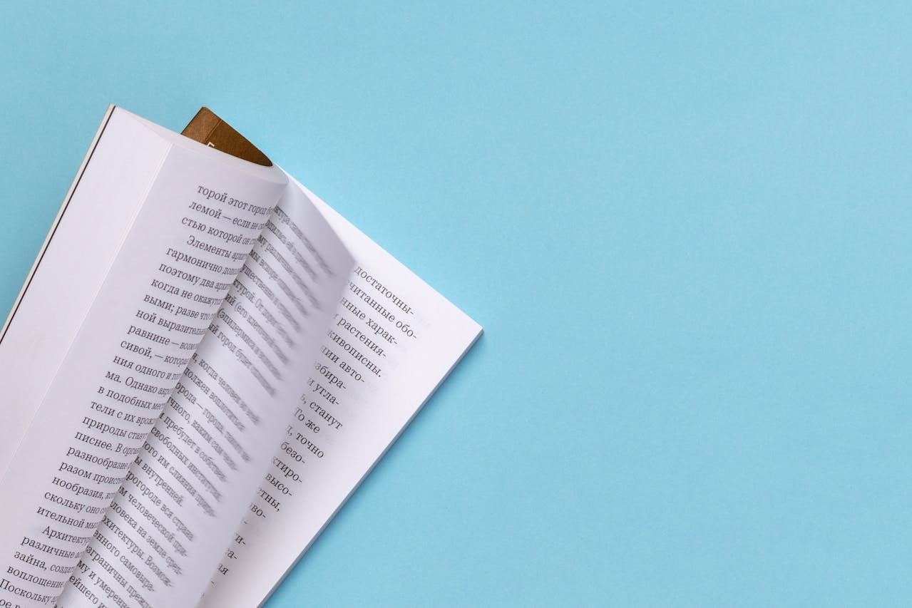 Aufgeblättertes Buch