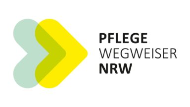Das Logo des Pflegewegweisers. Ein grüner und ein gelber Pfeil.