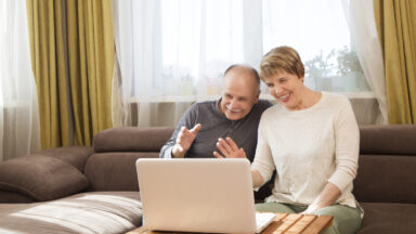 Pärchen am Computer