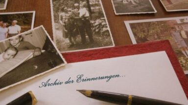 Symbolbild: alte schwarz-weiß-Familienfotos