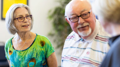 Aeltere Frau und Mann