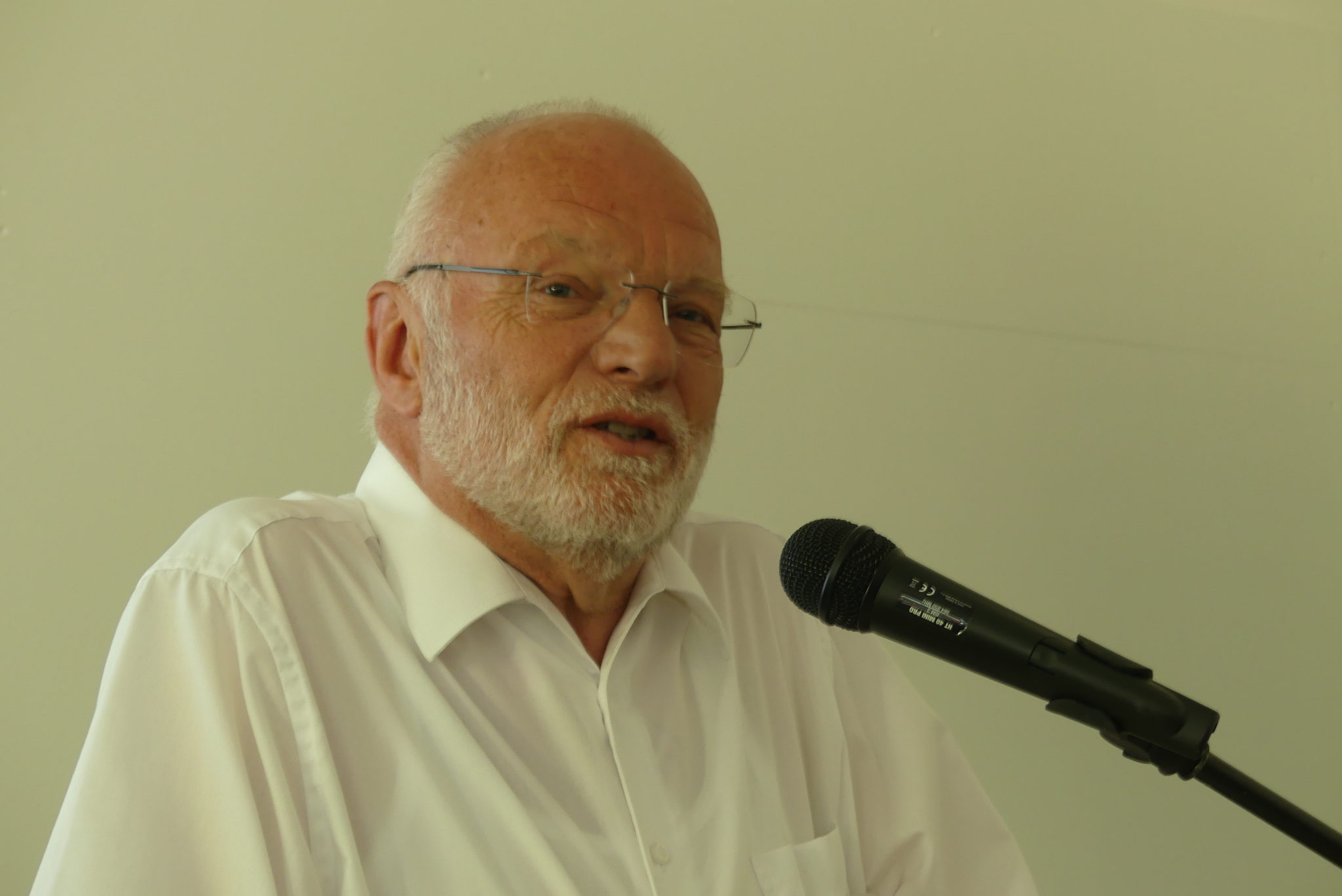 Wolfgang Wessels moderiert die Veranstaltung