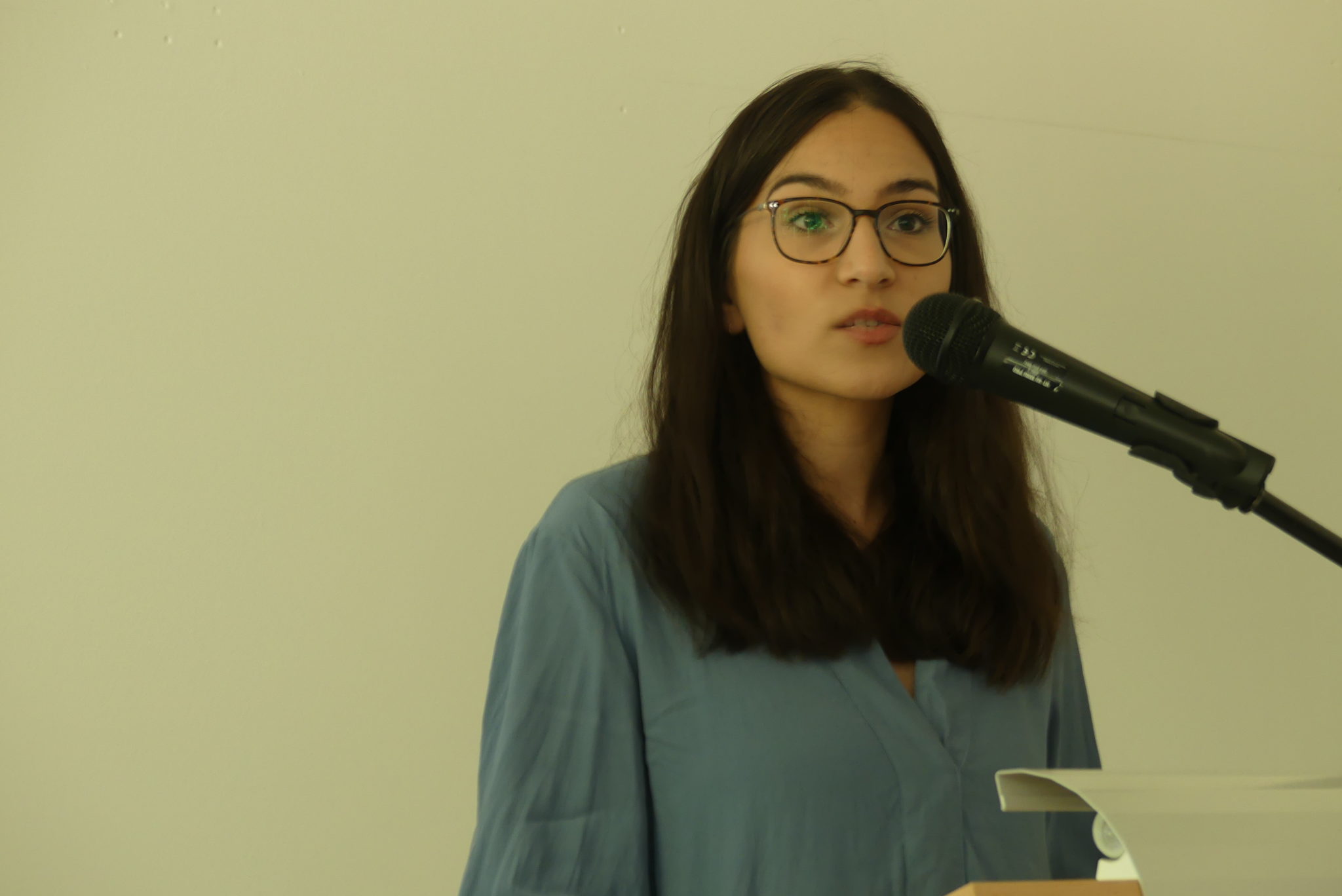 Suna Ellen Özdemir bei ihrem Vortrag