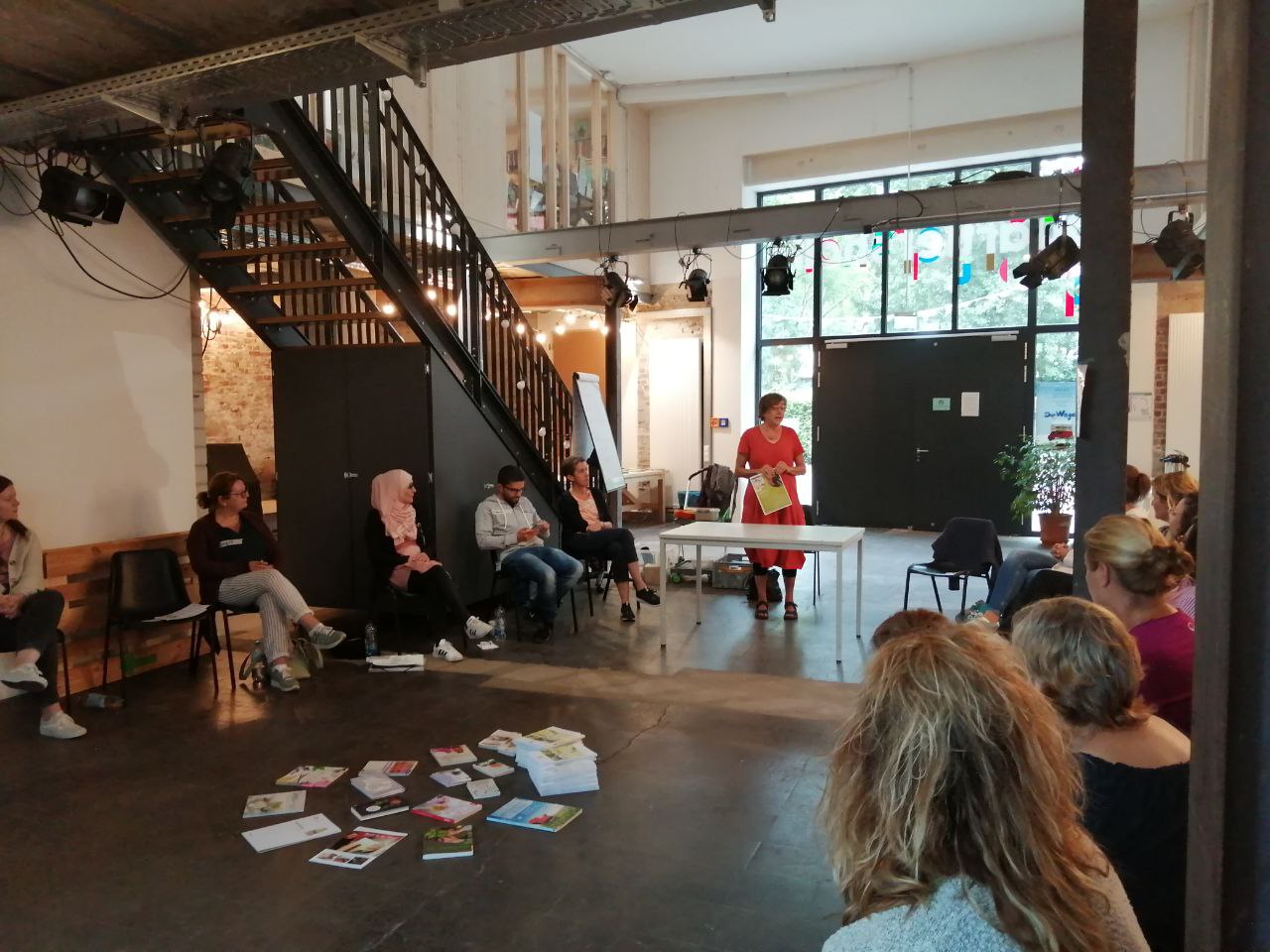 Die Referentin berichtet über die Nutzung von Düften